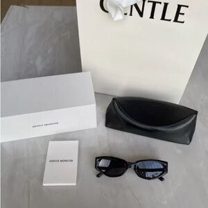 Gentle Monster Slim Cat Eye Black Sunglasses Dark Lens Designer Eyewear